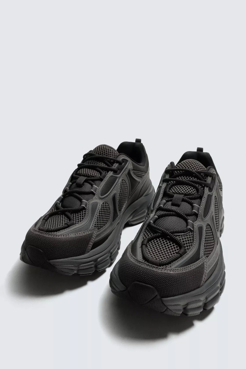 BASKET À SEMELLES ÉPAISSES