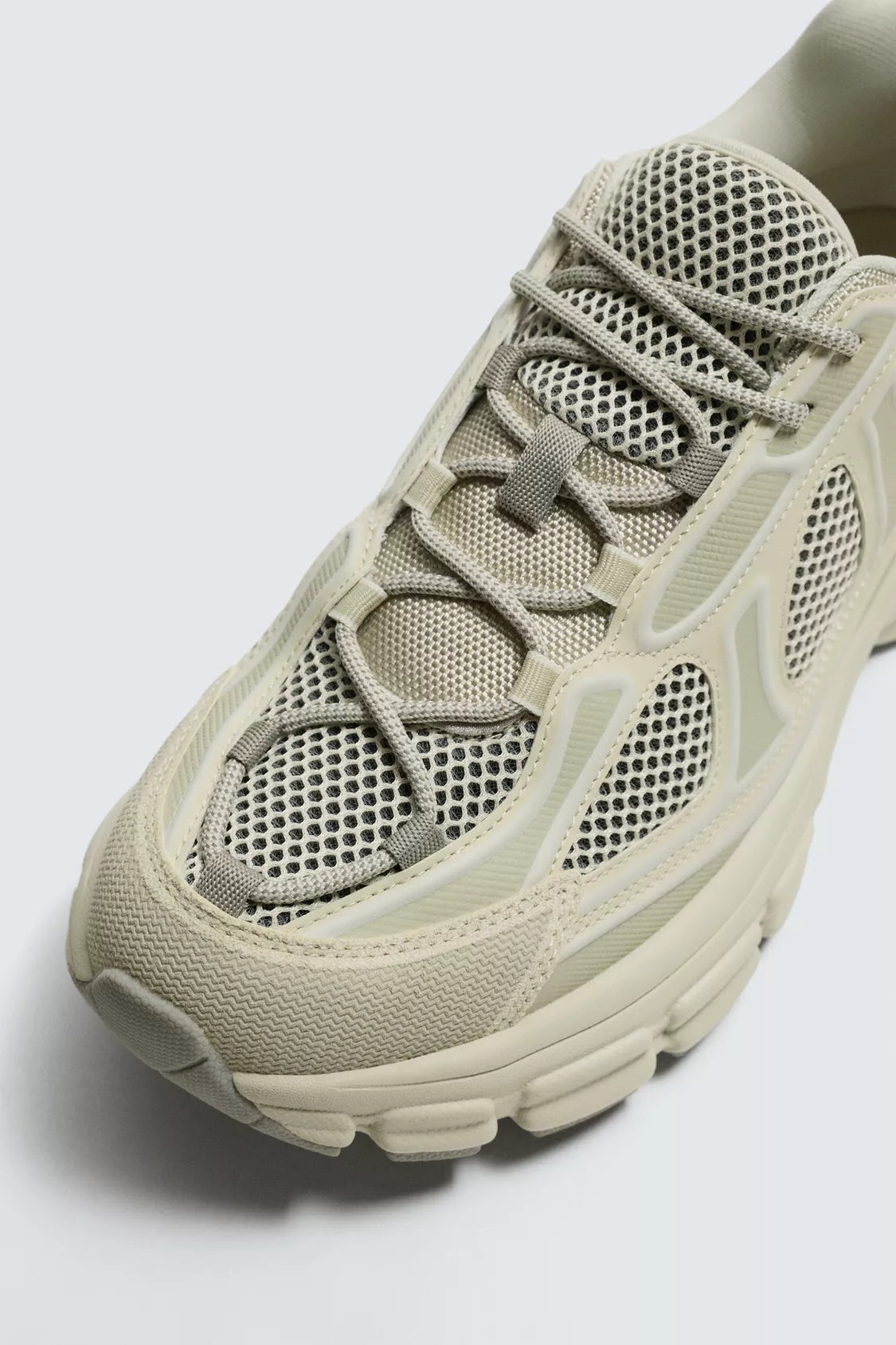 BASKET À SEMELLES ÉPAISSES